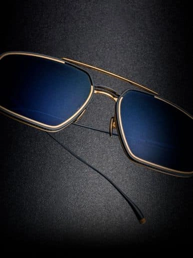 With roots going back all the way to the early 1900s, MASUNAGA commands a rich heritage and uncompromising commitment to quality. The brand based in the Fukui region of Japan single-handedly shaped the country’s eyewear industry – and beyond.